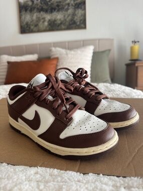 Nike Dunk Low – Women’s, Sail/Cacao, Size 6